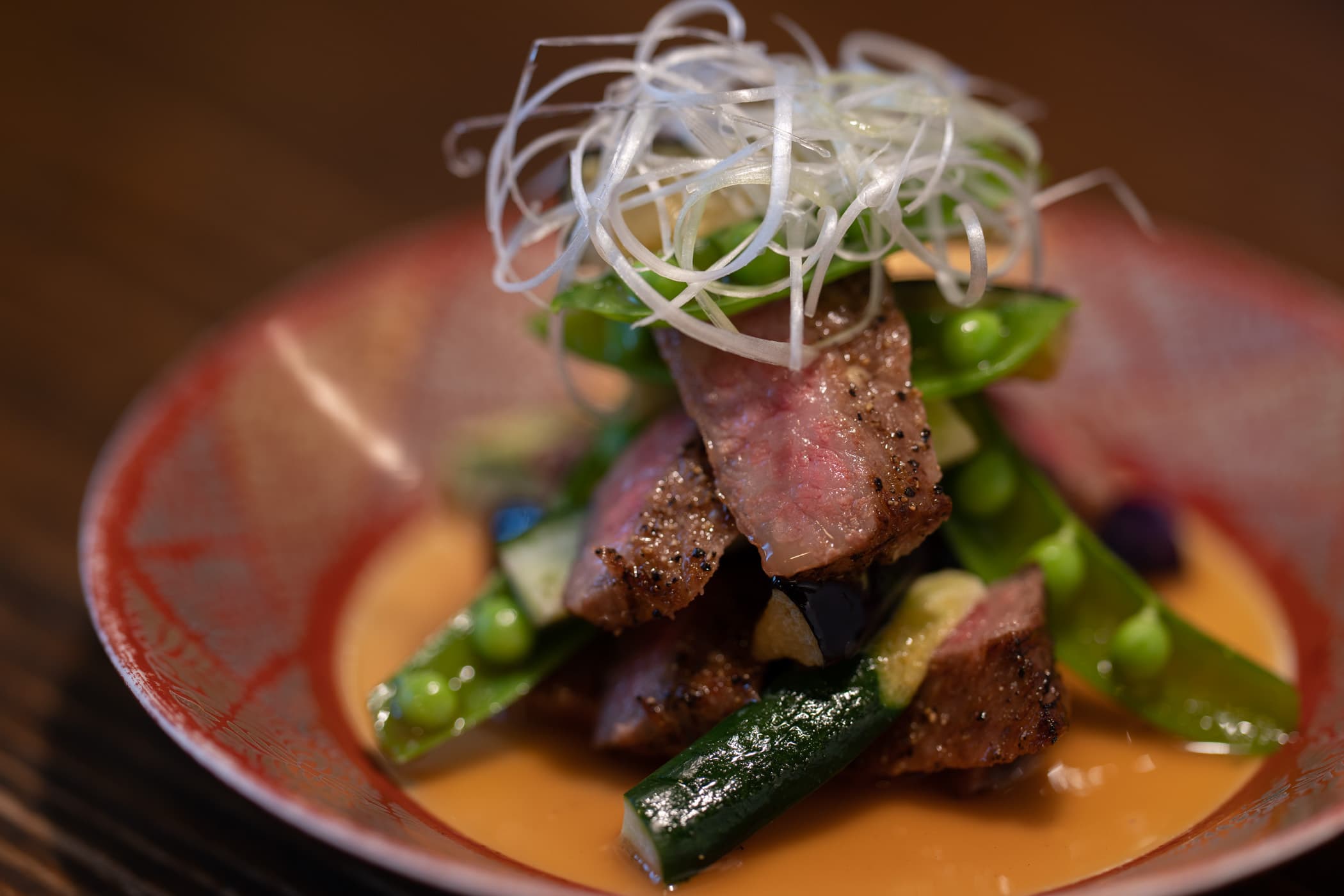 夏野菜と仙台牛の辛子醤油和え